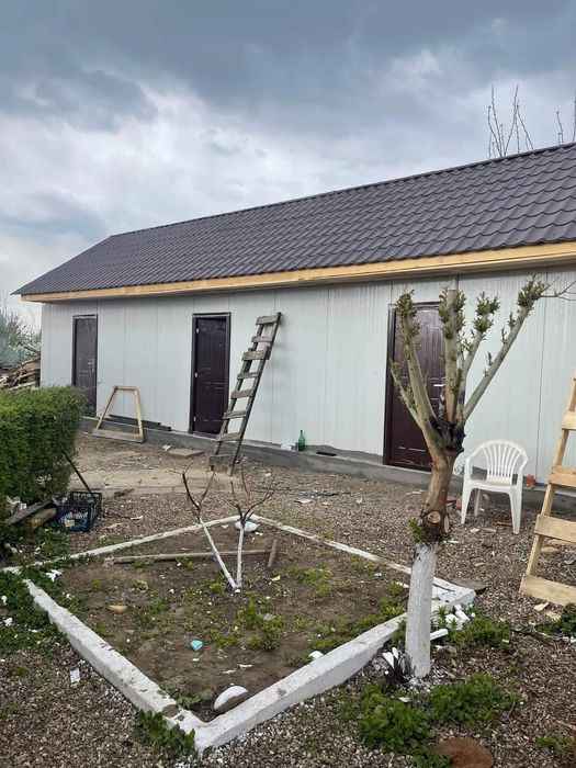 Casa Modulara, Garaje Auto, Containere stil birou din panou sandwich