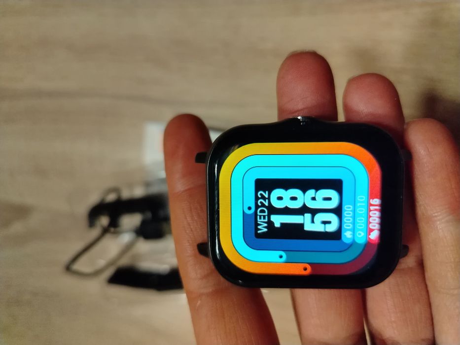 Смарт часовник в черно