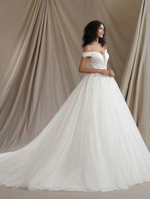 Vând rochie mireasa strălucitoare