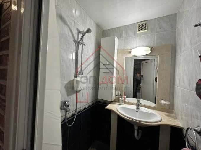 Дава се под наем Двустаен апартамент в Варна, Цветен квартал - 55 кв.м за 561 € - Снимка #7