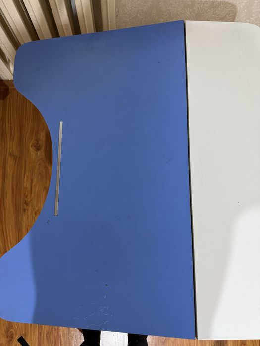 Стол для учебы отдам