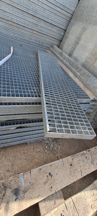 Trepte zincate 88x27