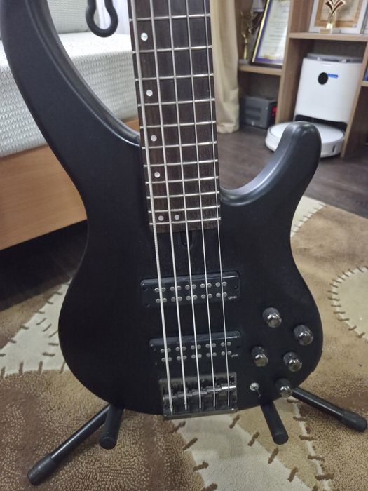 Бас гитара Yamaha trbx 505