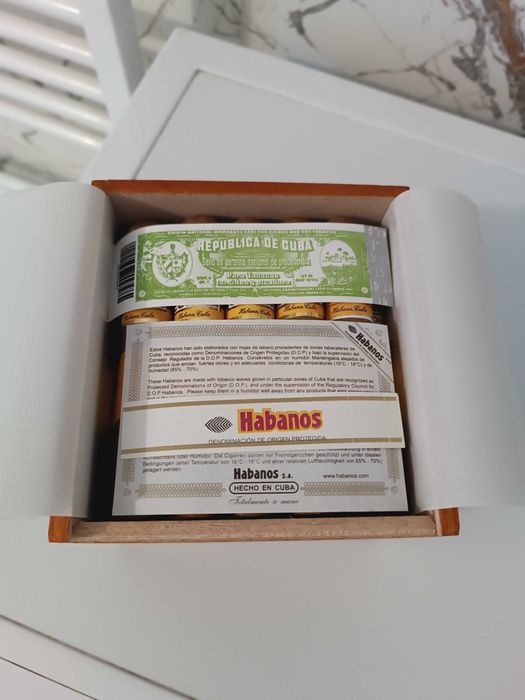 Trabucuri cubaneze robustus aduse din Cuba, 1500 per cutie