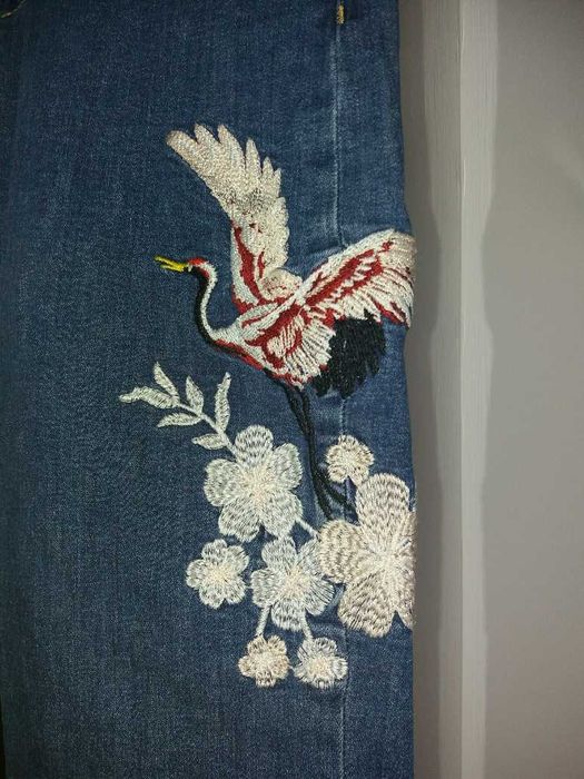 Blugi Kiabi Skinny fit - broderie flori/cocor