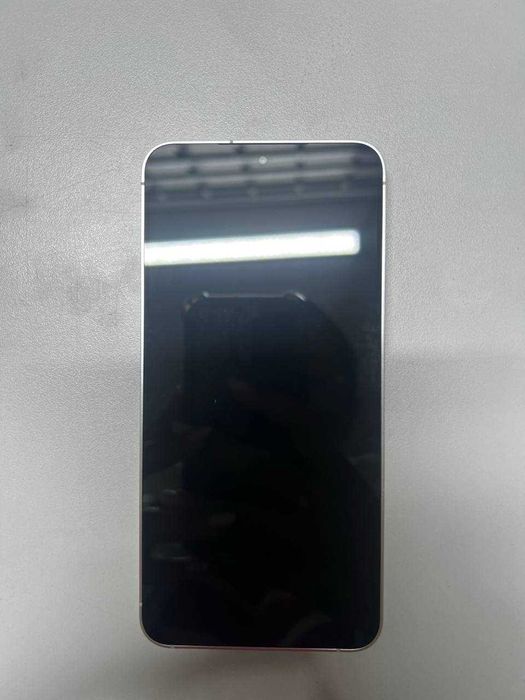 смартфон: Samsung Galaxy S24