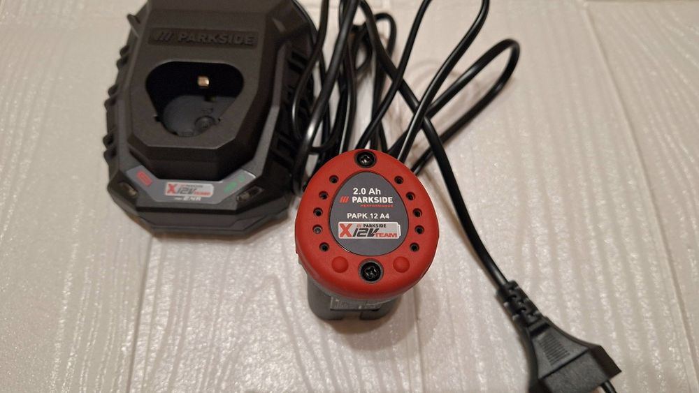 Зарядно и батерия Parkside 12v