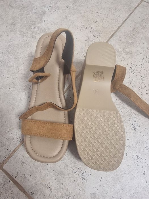 Sandale cu platforma noi