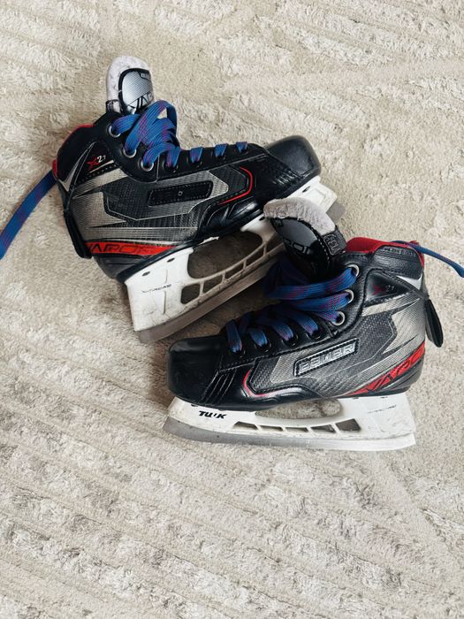 Продам вратарские коньки