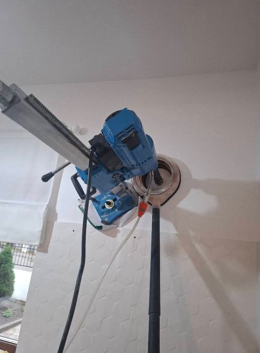 Servicii carotre (găurire)