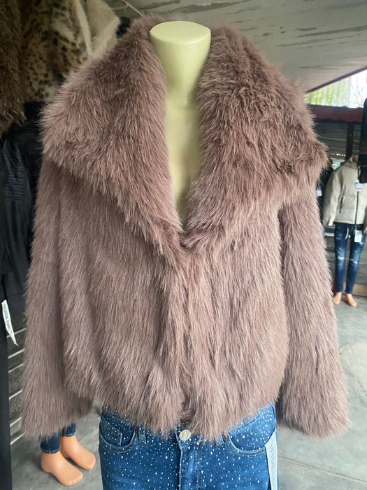 Розово пухкаво палто / кожух