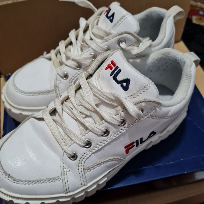 Adidasi albi FILA, nr.32