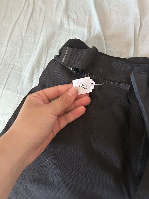 Pantaloni moto cu protectii genunchi
