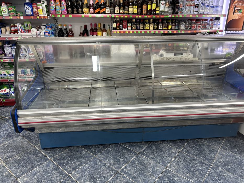 Vand vitrina pentru mezeluri