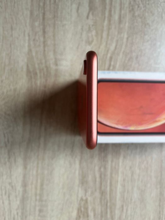 Продаю Iphone XR на 64 gb