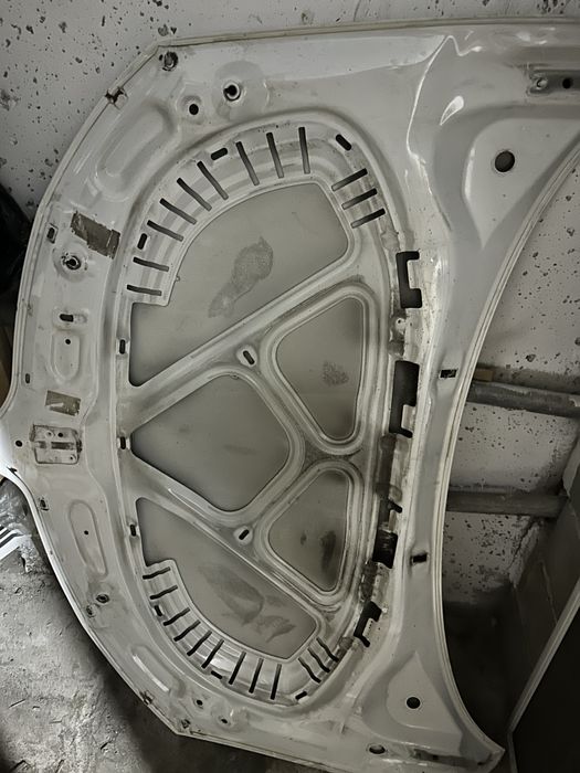 Продам капот и крыло правая