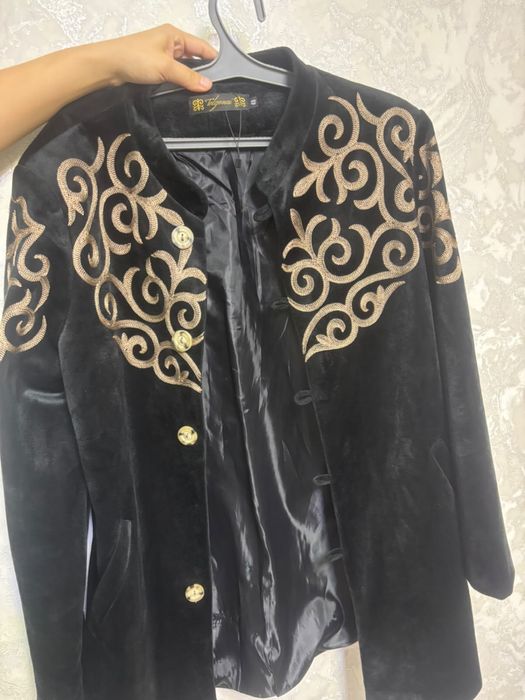 Продам мужские пиджаки