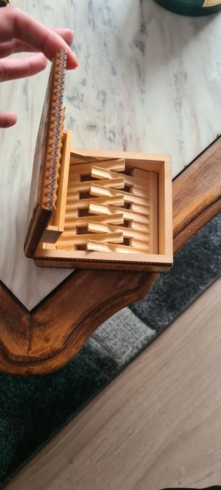 Старинна дървена табакера