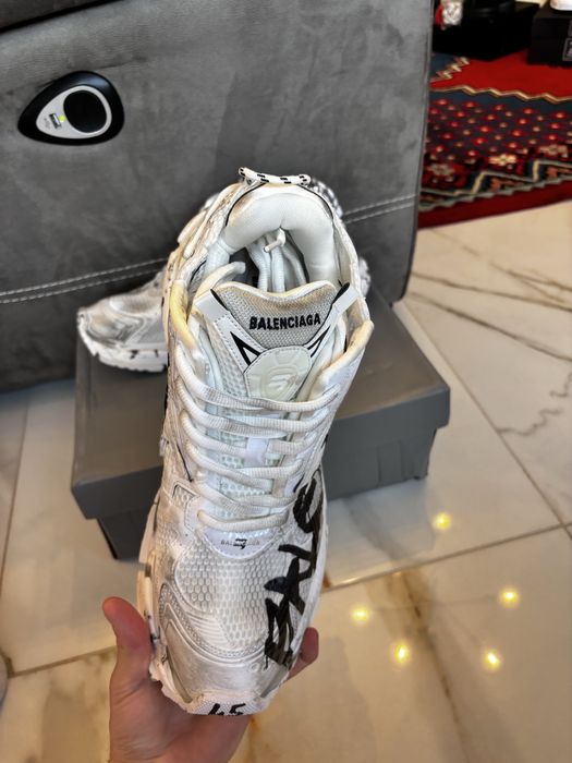 Balenciaga Runner Graffiti 45