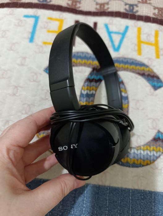 Продам наушники Sony