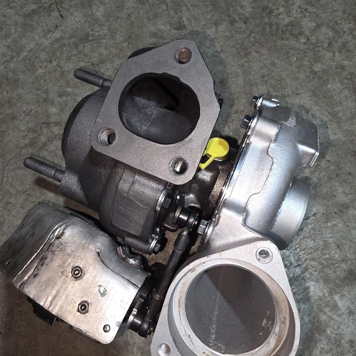 Продавам турбина Garrett хибрид за BMW E60 530d (218 к.с.)