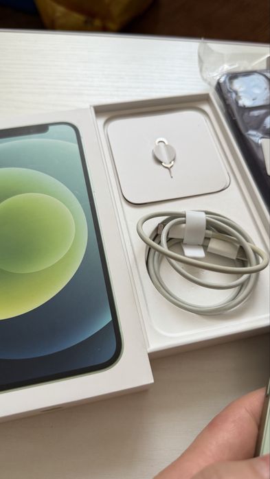 Продам Iphone 12 / 128Гб / Мятный
