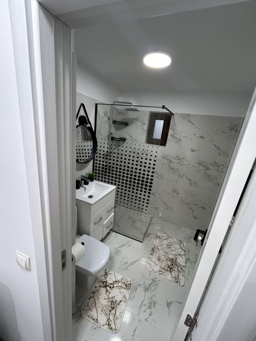 Vand Apartament 2 Camere Decomand