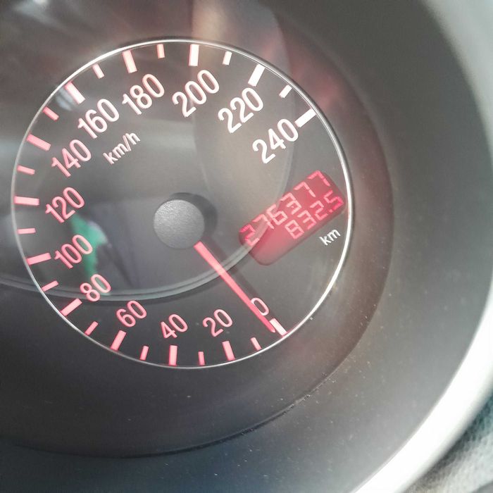 Продава се Алфа Ромео 147 JTD 1,9 може и бартер крайна цена