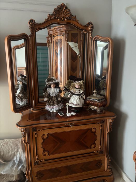 Dormitor IMAR Arad – Colecția Imperial – Lemn masiv de cireș, sculpturi și intarsii manuale