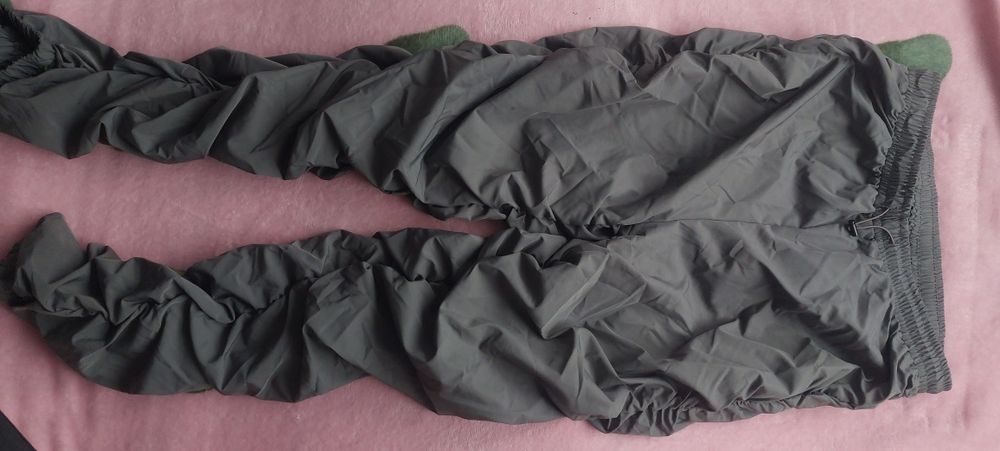 Pantaloni gri de fâș