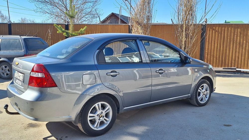 Автомобиль Chevrolet Nexia