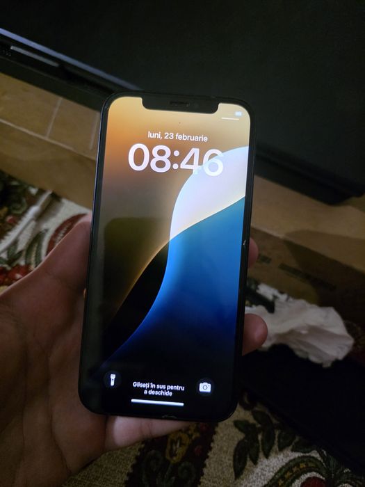 Vand Iphone 12 nelovit, 80% sanatatea bateriei+4 huse si folie
