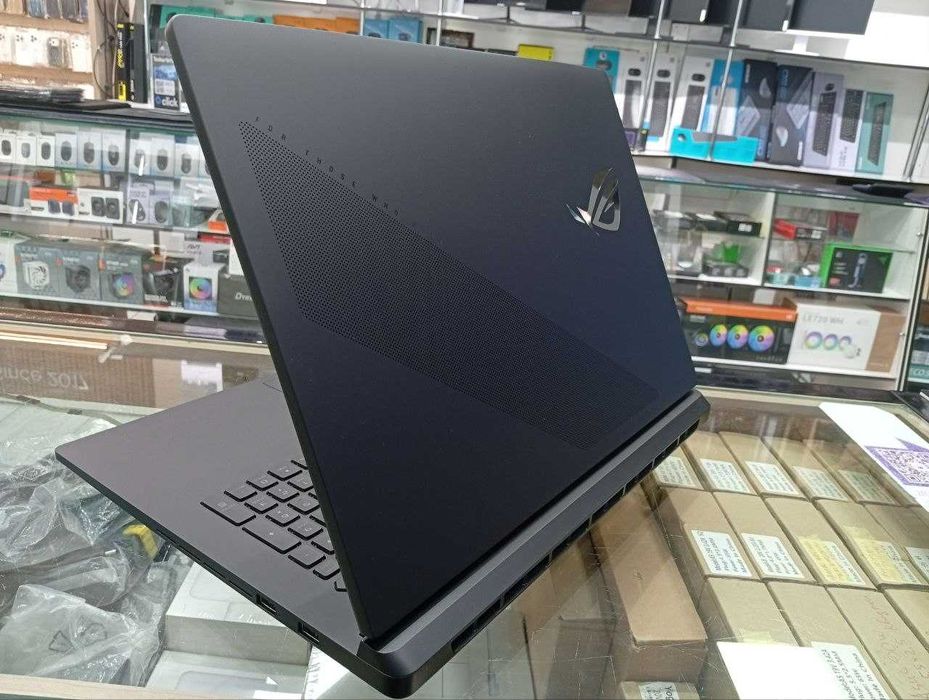 Asus ROG Strix SCAR 18 18" 2.5K 240Hz U9 275HX DDR5 32 ГБ 2ТБ RTX 5090