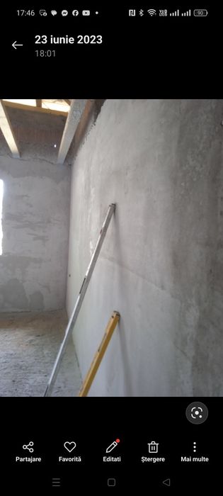 Executam tencuiala mecanizata