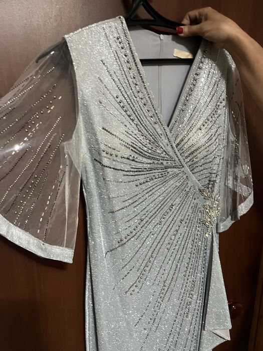 Платье вечернее блестящее
