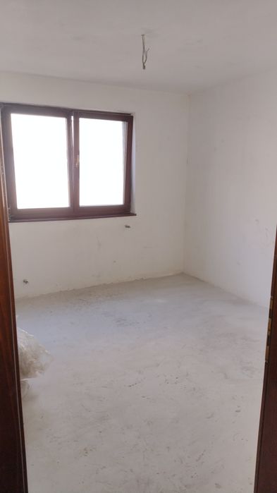 Vând apartament 3 camere — fotografia 3