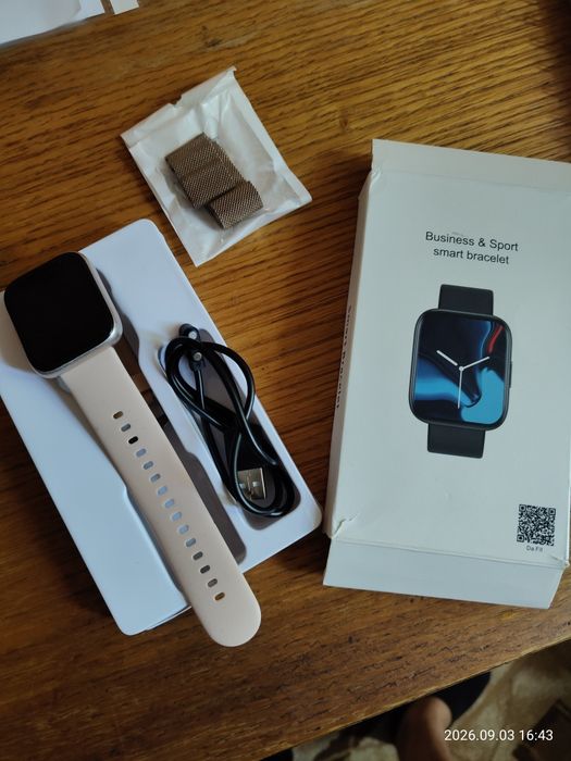 Smartwatch are o pata neagra mica pe ecran