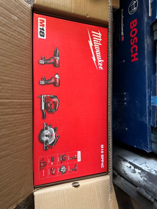 MILWAUKEE M18 BPP4C-402B 18V 2 x 4.0AH LI-ION red lithium 4 части + 1