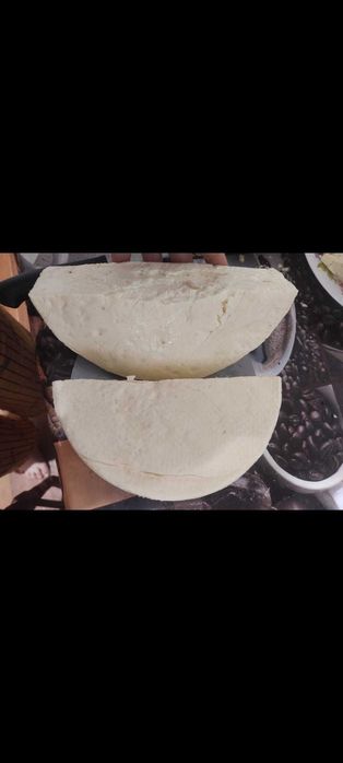 Vând brânza de vaci