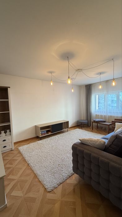 Apartament 3 camere decomandat Obcini Etaj 1 Bucatarie mare