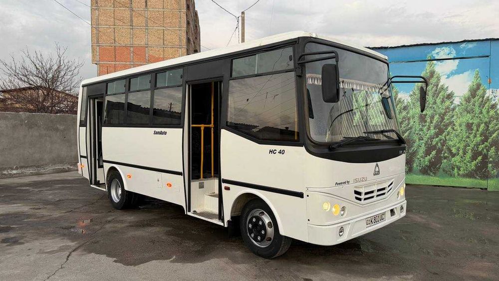 Сотилади Автобус Isuzu SAZ HC40.