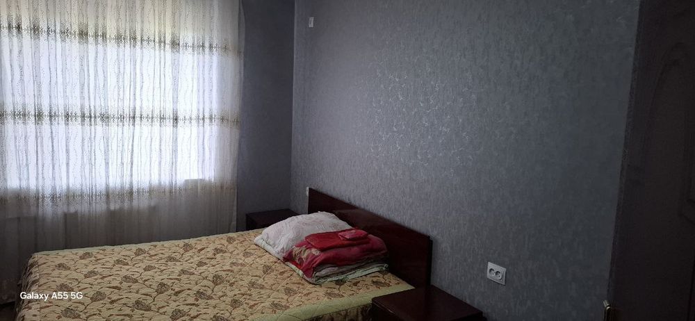 Юнусабад -19 2 х комн.передел.в трёх с обстановкой.