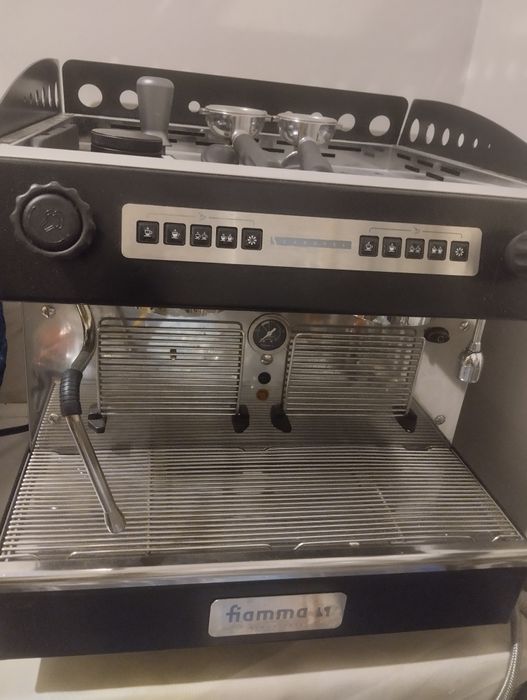 Продам профессиональную кофемашину