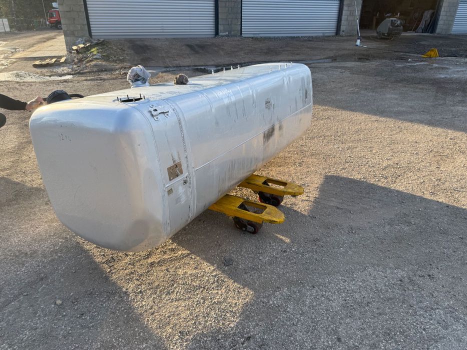 Резервоар за Мерцедес актрос MP4