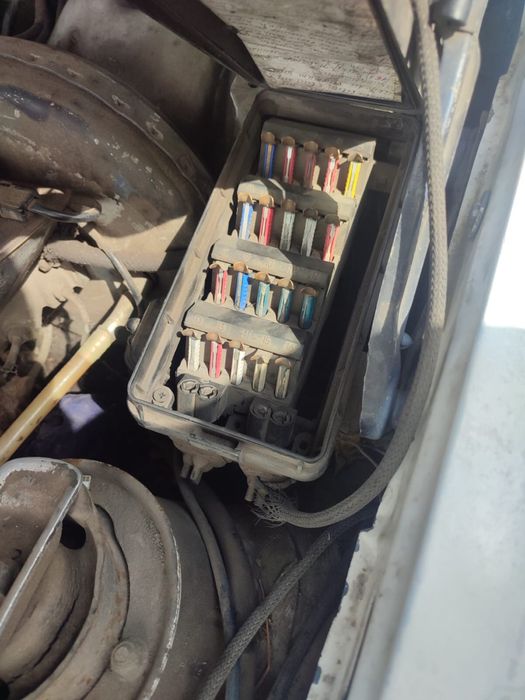 Мерседес в полном разборе