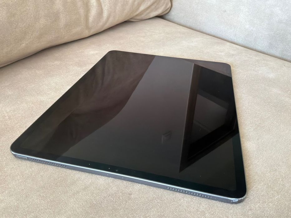 Vând iPad Pro 2018 (Wi-Fi), 64 GB, împreună cu Apple Pencil 2
