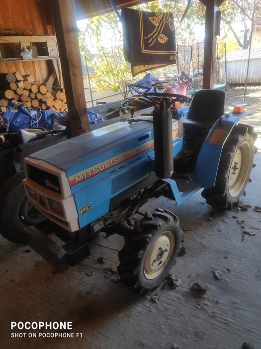 Vând tractoraș MITUSUBISHI 4x4 de 18 cai
