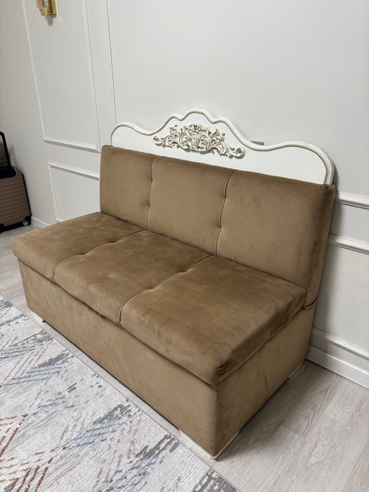 Продается пуфик со столиком срочно!