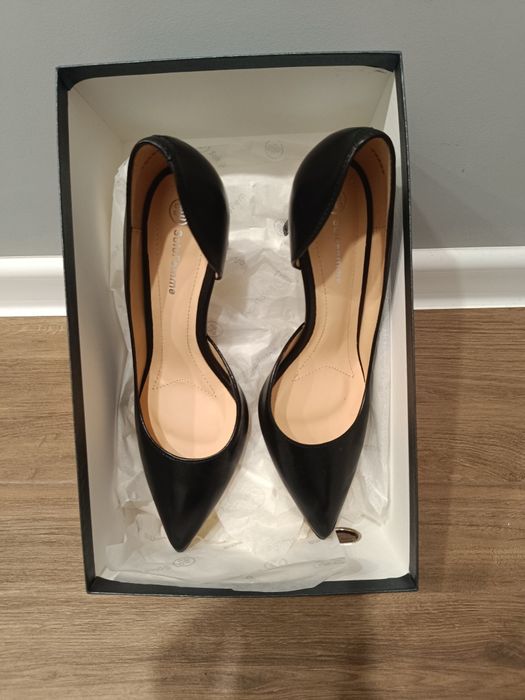Дамски обувки на токчета 38 номер, естествена кожа