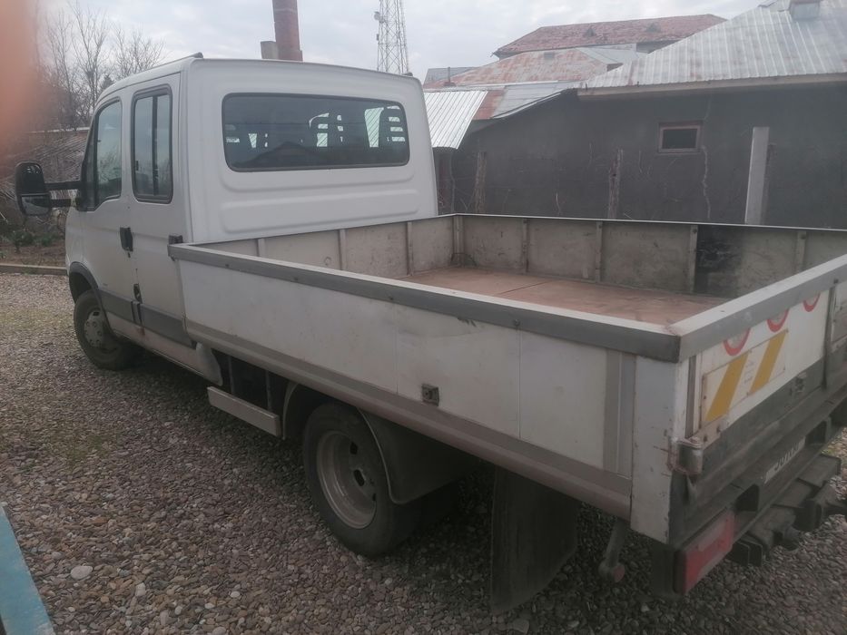Vând Iveco daily doka 7 locuri